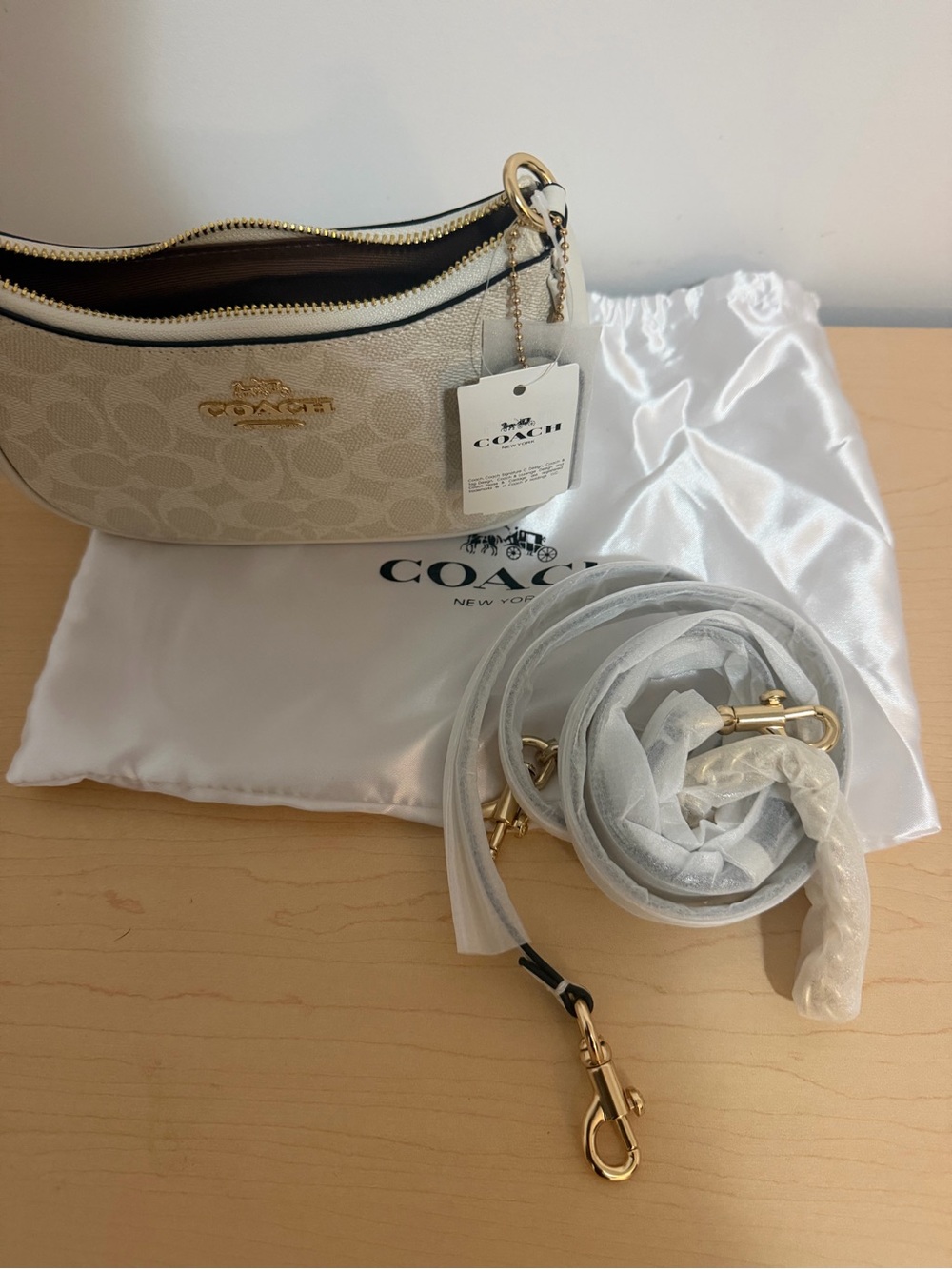 Coach Shoulder Bag Mini Teri New york [Cream Signature]